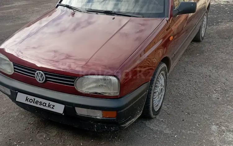 Volkswagen Golf 1994 годаfor1 000 000 тг. в Астана