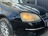 Volkswagen Jetta 2006 года за 3 500 000 тг. в Темиртау – фото 4