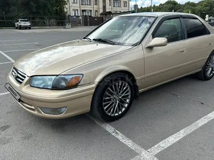 Toyota Camry 2000 года за 4 200 000 тг. в Павлодар – фото 2