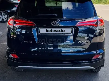 Toyota RAV4 2018 года за 15 700 000 тг. в Астана – фото 7