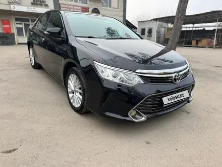 Toyota Camry 2015 года за 12 500 000 тг. в Алматы – фото 2