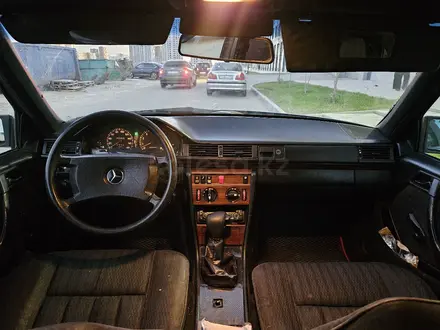 Mercedes-Benz E 200 1991 года за 2 800 000 тг. в Астана – фото 6