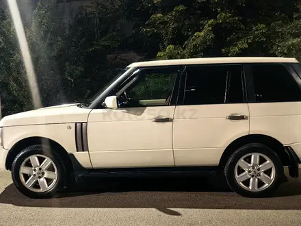 Land Rover Range Rover 2004 года за 3 200 000 тг. в Алматы – фото 7