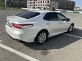 Toyota Camry 2020 года за 14 000 000 тг. в Атырау – фото 5