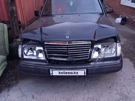 Mercedes-Benz E 220 1994 года за 1 800 000 тг. в Усть-Каменогорск