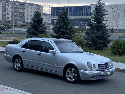 Mercedes-Benz E 320 1998 года за 4 000 000 тг. в Талдыкорган