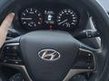Hyundai Accent 2018 года за 7 300 000 тг. в Караганда – фото 2