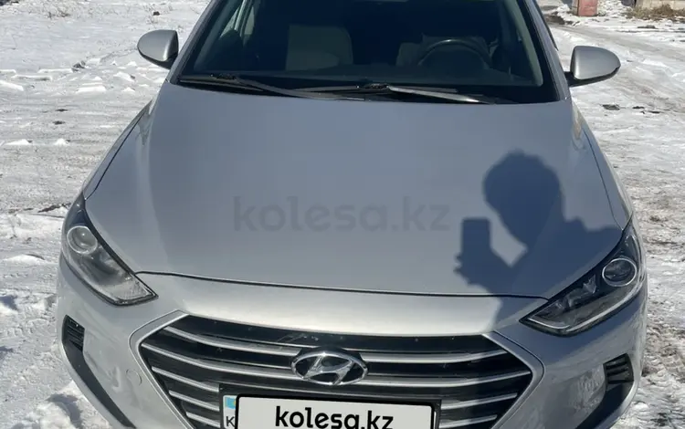 Hyundai Elantra 2018 годаfor7 700 000 тг. в Алматы