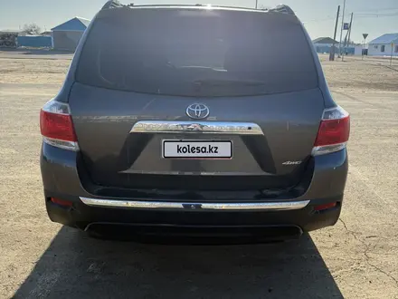 Toyota Highlander 2012 года за 9 450 000 тг. в Атырау – фото 3