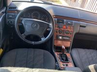 Mercedes-Benz E 280 1998 годаfor2 300 000 тг. в Шымкент