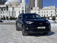 Toyota RAV4 2018 годаfor11 000 000 тг. в Астана