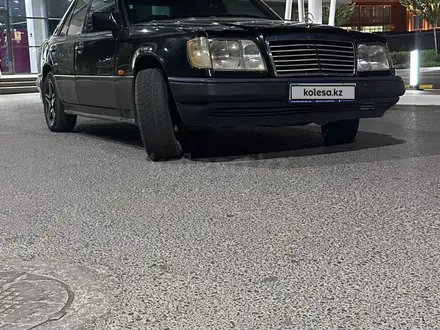 Mercedes-Benz E 280 1993 года за 1 700 000 тг. в Шымкент – фото 2