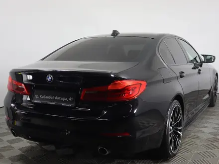 BMW 530 2018 года за 13 990 000 тг. в Астана – фото 4
