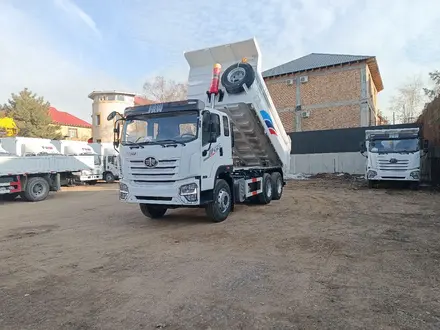 FAW  JK6.6x4.15 тонник.320 л. С. В наличии 2025 года за 29 500 000 тг. в Алматы – фото 2