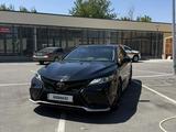 Toyota Camry 2021 года за 11 999 999 тг. в Шымкент – фото 3
