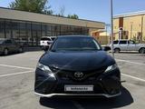 Toyota Camry 2021 года за 11 999 999 тг. в Шымкент – фото 4