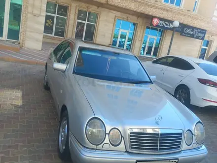 Mercedes-Benz E 320 1998 года за 4 100 000 тг. в Астана – фото 2