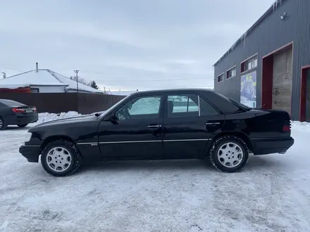 Mercedes-Benz E 200 1994 года за 2 800 000 тг. в Щучинск – фото 4