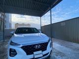 Hyundai Santa Fe 2018 года за 13 000 000 тг. в Уральск – фото 2