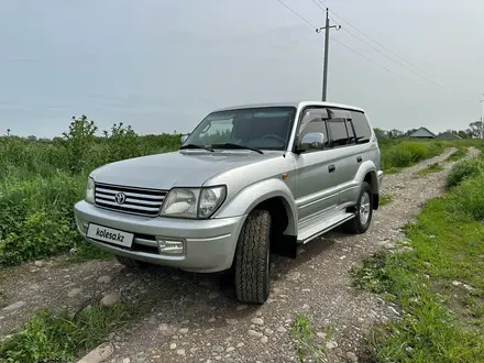 Toyota Land Cruiser Prado 2002 года за 11 490 000 тг. в Алматы – фото 4