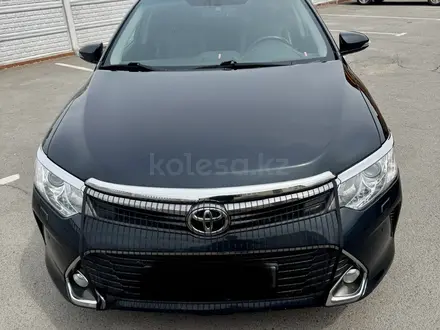 Toyota Camry 2015 года за 13 500 000 тг. в Павлодар – фото 2