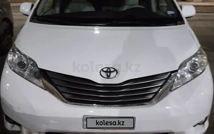 Toyota Sienna 2013 года за 11 000 000 тг. в Караганда