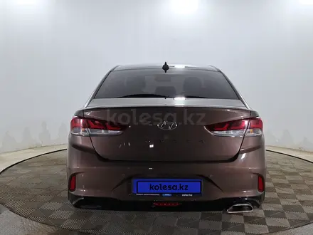 Hyundai Sonata 2018 года за 9 490 000 тг. в Актобе – фото 6