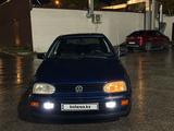 Volkswagen Golf 1993 года за 800 000 тг. в Актобе