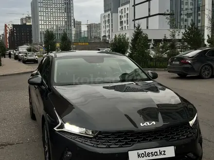 Kia K5 2022 года за 11 500 000 тг. в Астана