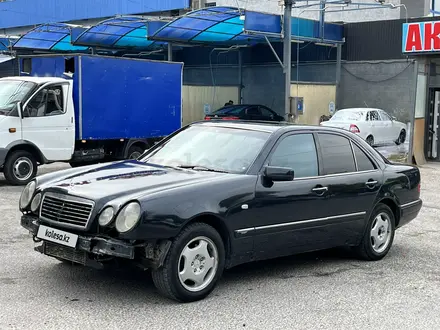 Mercedes-Benz E 300 1998 года за 1 650 000 тг. в Шымкент – фото 3