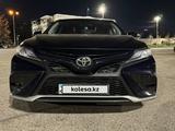 Toyota Camry 2021 года за 11 000 000 тг. в Алматы – фото 3
