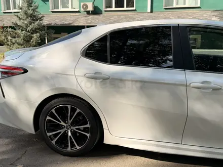 Toyota Camry 2020 года за 11 500 000 тг. в Алматы – фото 7