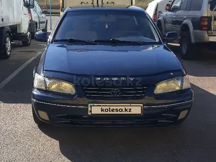 Toyota Camry 1998 года за 3 650 000 тг. в Алматы – фото 4