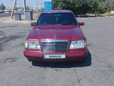 Mercedes-Benz E 220 1993 года за 1 700 000 тг. в Тараз