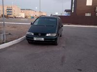 Volkswagen Sharan 1996 годаfor1 700 000 тг. в Кызылорда