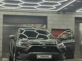 Toyota RAV4 2020 года за 14 000 000 тг. в Актобе