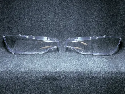 Bmw f 30 стекло фары Актау за 14 000 тг. в Актау