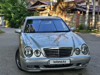 Mercedes-Benz E 320
