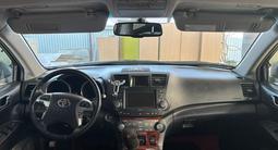 Toyota Highlander 2010 года за 12 000 000 тг. в Атырау – фото 2