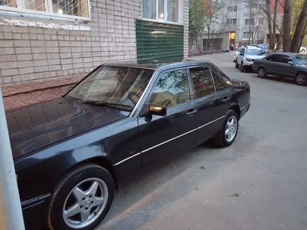 Mercedes-Benz E 220 1993 годаүшін1 500 000 тг. в Павлодар – фото 3
