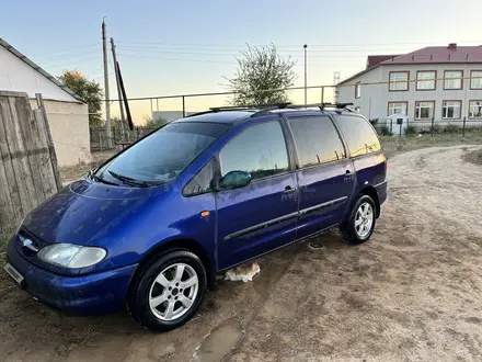 Ford Galaxy 1998 года за 1 768 000 тг. в Уральск – фото 2