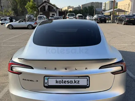 Tesla Model 3 2024 года за 15 200 000 тг. в Алматы – фото 2