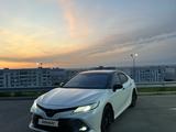 Toyota Camry 2021 года за 17 500 000 тг. в Алматы – фото 2