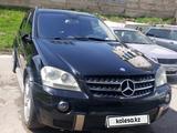 Mercedes-Benz ML 63 AMG 2006 года за 7 000 000 тг. в Алматы – фото 2