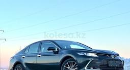Toyota Camry 2023 года за 15 800 000 тг. в Алматы – фото 3