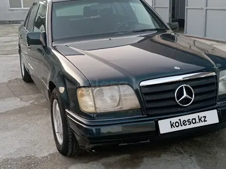 Mercedes-Benz E 220 1995 года за 1 800 000 тг. в Шымкент