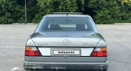 Mercedes-Benz E 300 1990 года за 1 799 900 тг. в Алматы – фото 5
