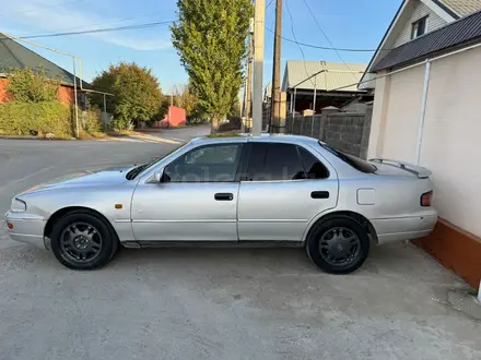 Toyota Camry 1993 года за 1 100 000 тг. в Алматы – фото 2