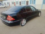 Mercedes-Benz C 200 2001 годаүшін2 800 000 тг. в Алматы – фото 4