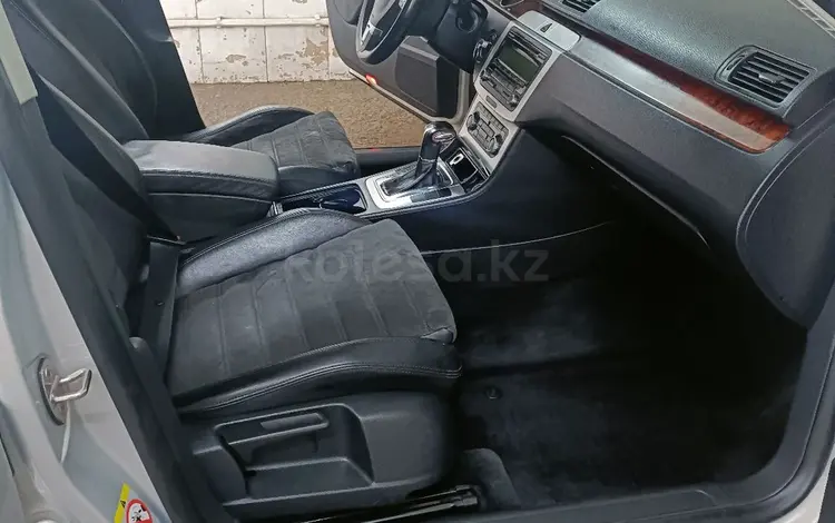 Volkswagen Passat 2010 годаfor5 500 000 тг. в Шымкент